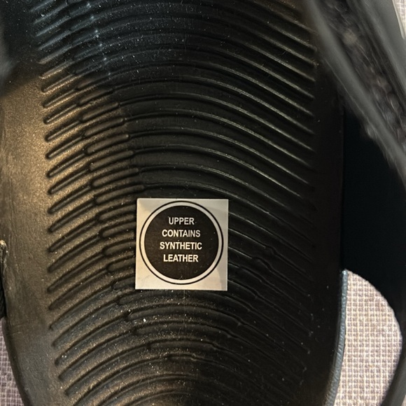 NWOT Nike Youth shoes - Picture 5 of 7